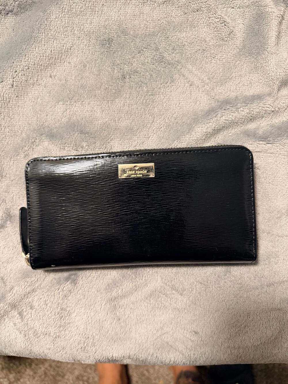Kate Spade New York Bixby Place Black Patent Leather Zip Around Wallet